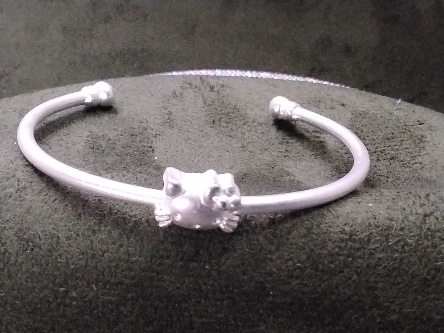 Kitty Bangle