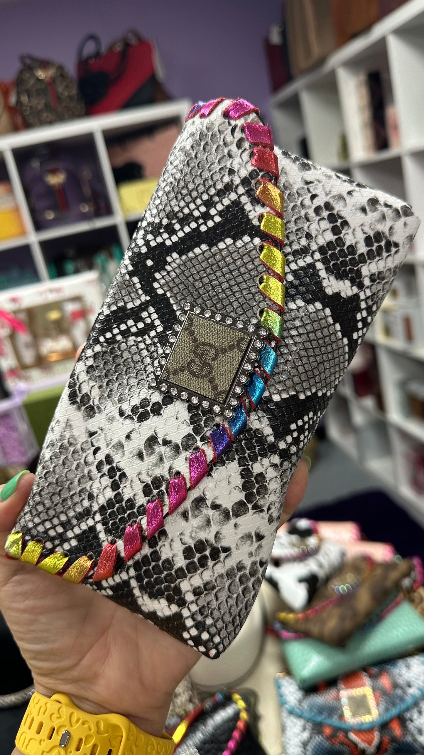 GG BLACK AND WHITE SNAKE Print Wallet Crossbody