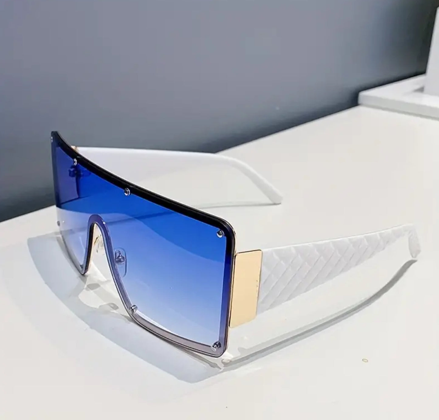 GIA Square Sun glasses
