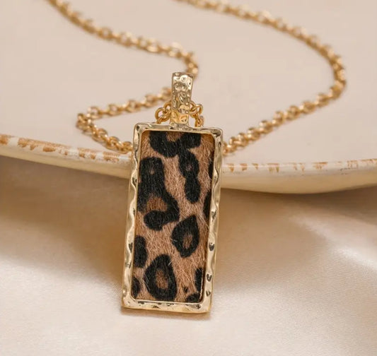 Vintage Leopard Print Pendant Necklace