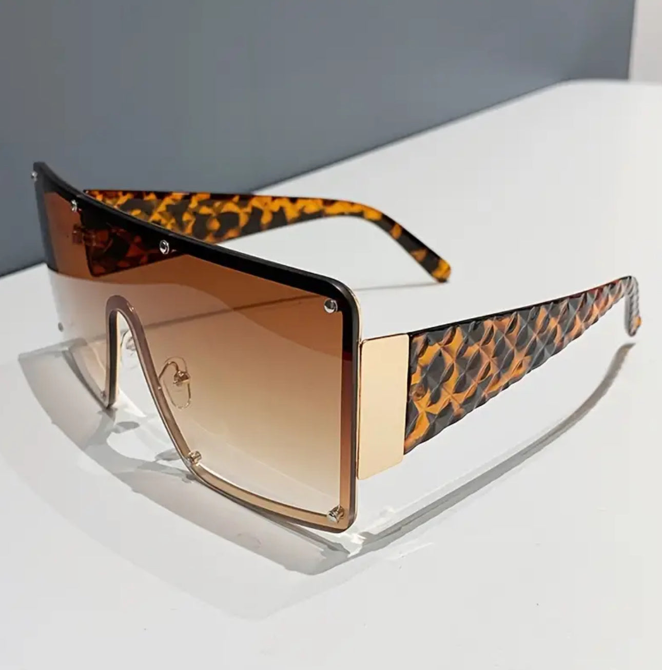 GIA Square Sun glasses