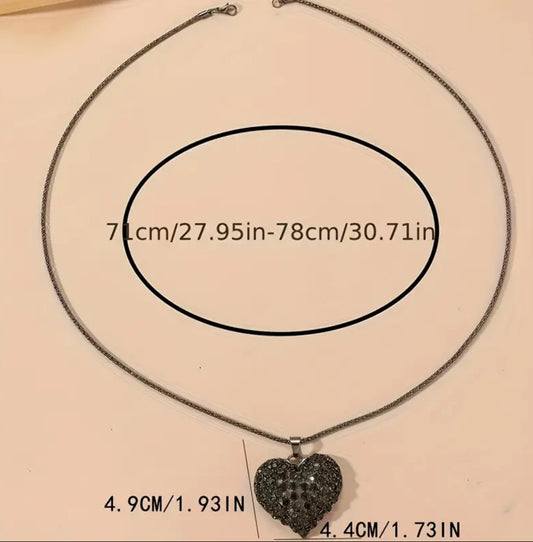 Black Long Chain Elegant Rhinestone Heart Pendant Necklace