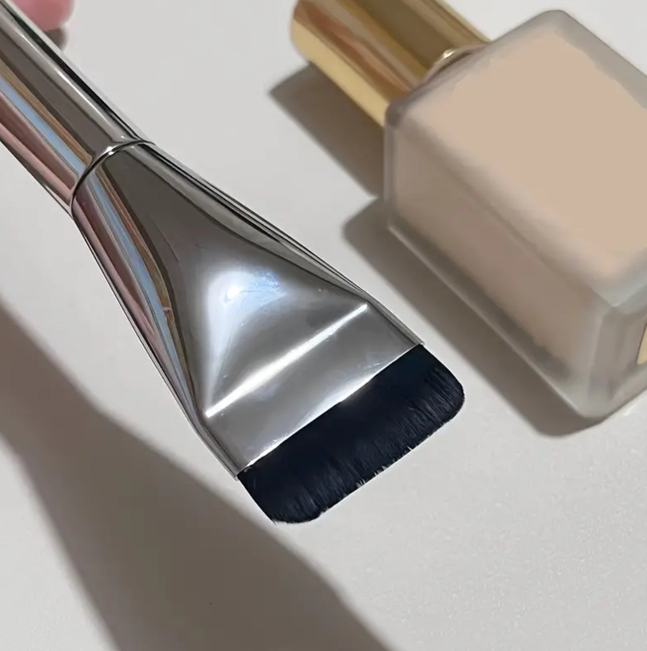 Blade Shaped Foundation Brush