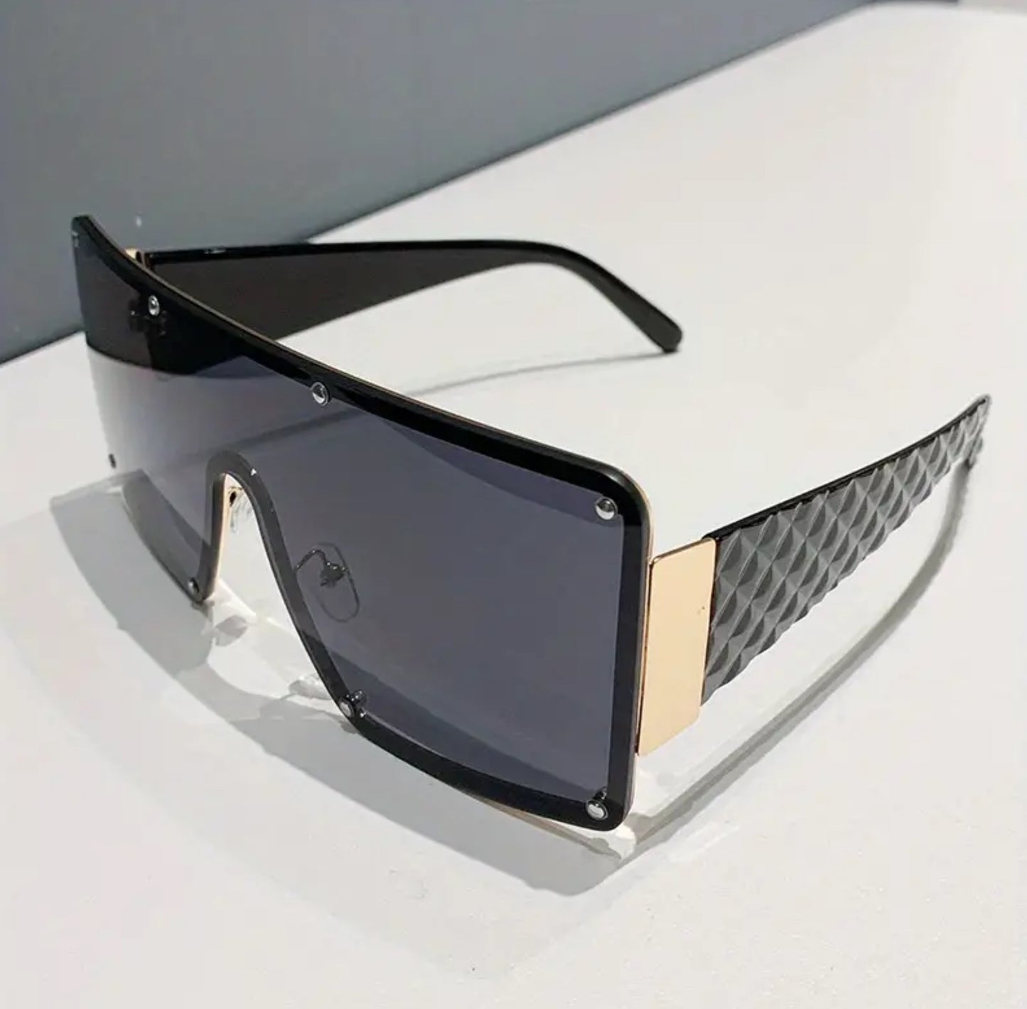 GIA Square Sun glasses