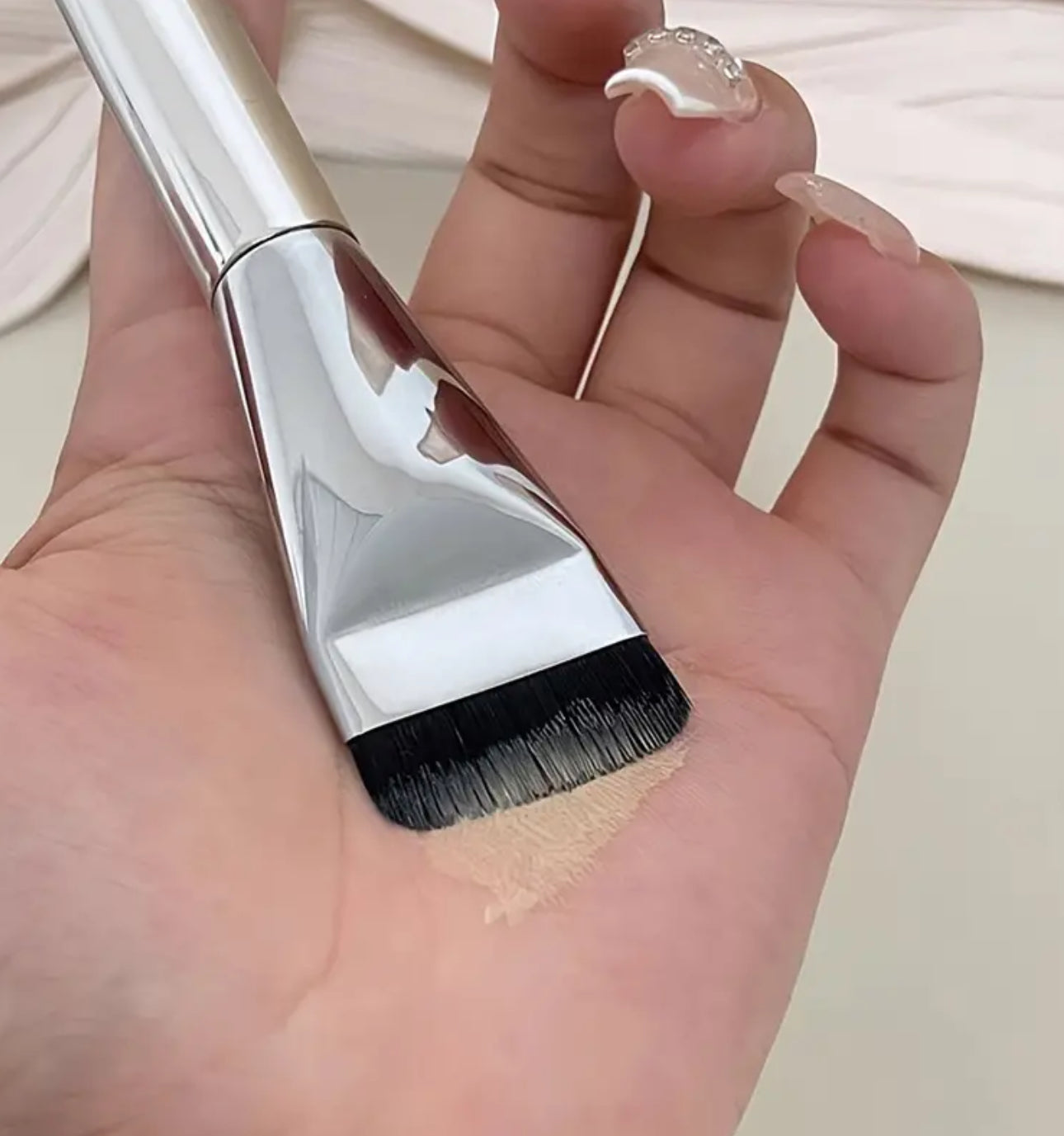 Blade Shaped Foundation Brush