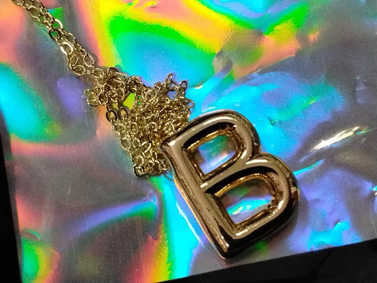 B initial pendant