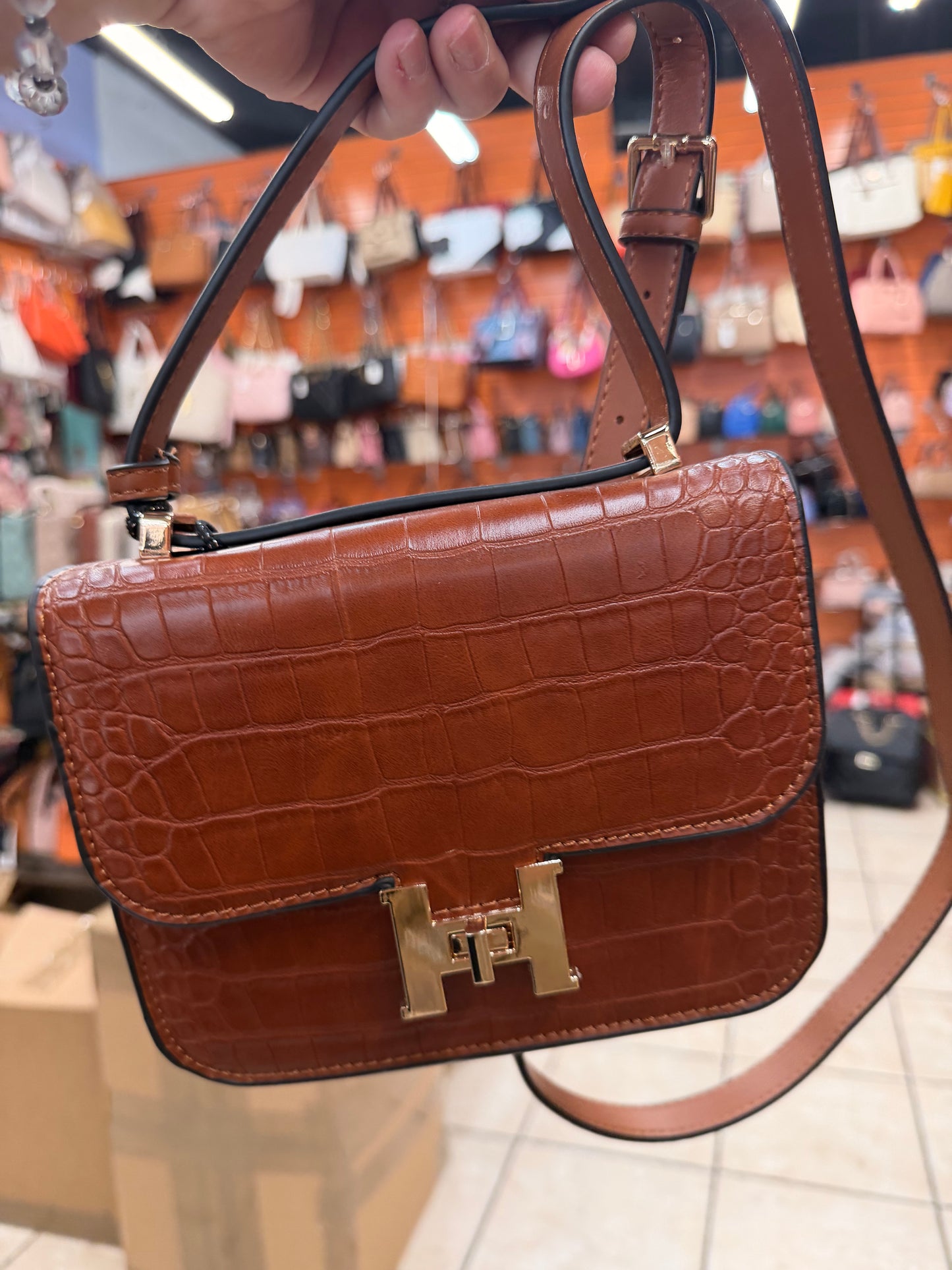 H Small Crossbody -8967Q