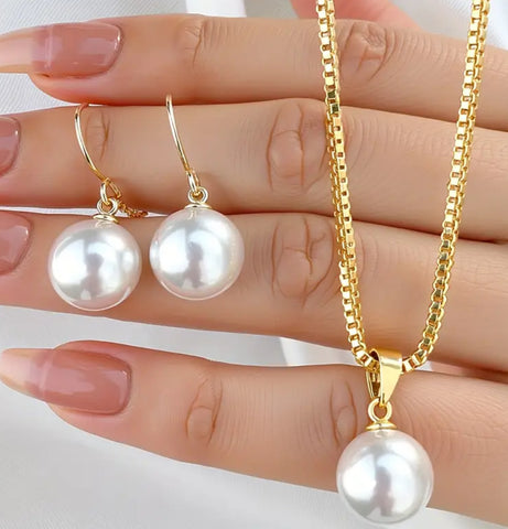 Pear Earrings and Necklace Set