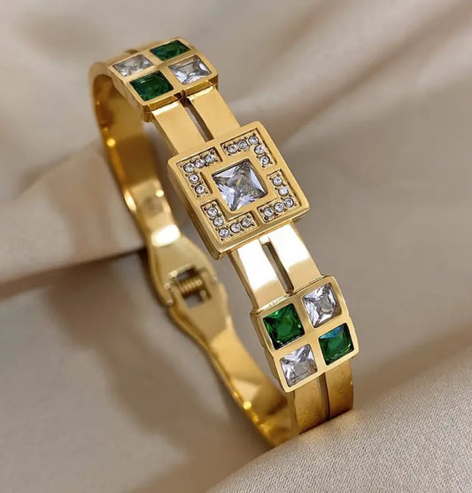 Emerald bracelet