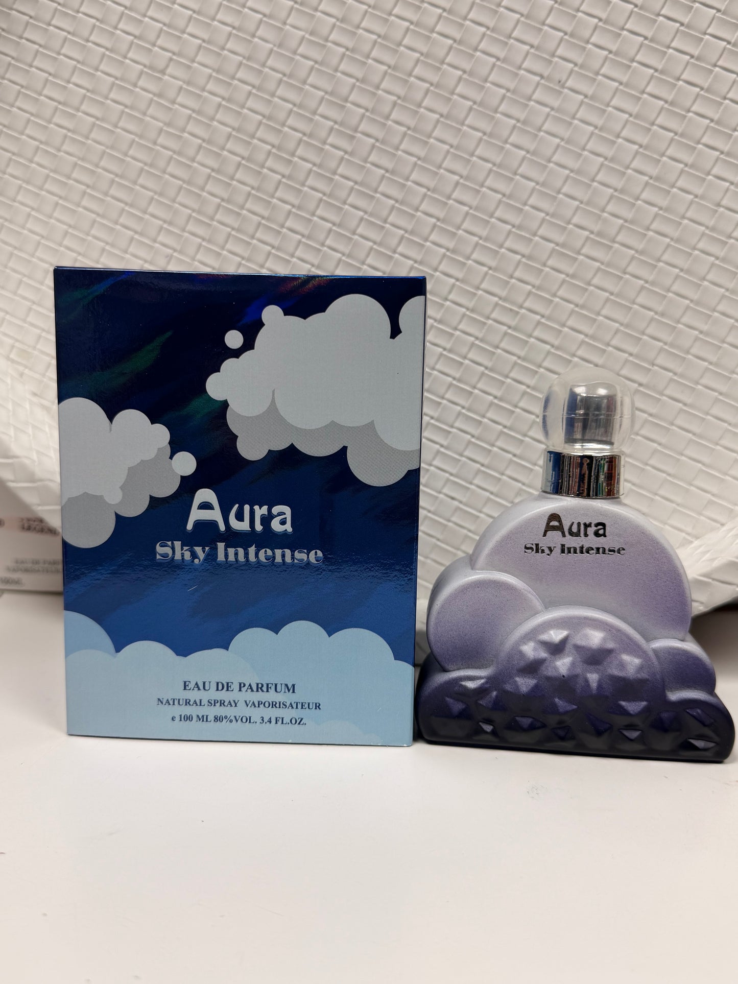 Aura Sky Intense perfume