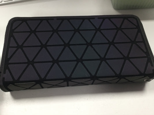 Geometric oil bag