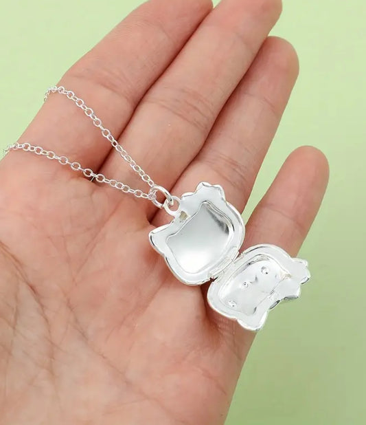 Kitty Pendent