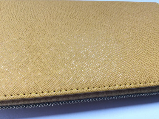 Solid color wallets