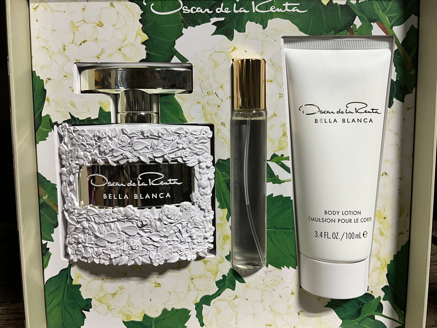 Oscar De La Renta Bella Blanca 2 PC Set with Body Lotion