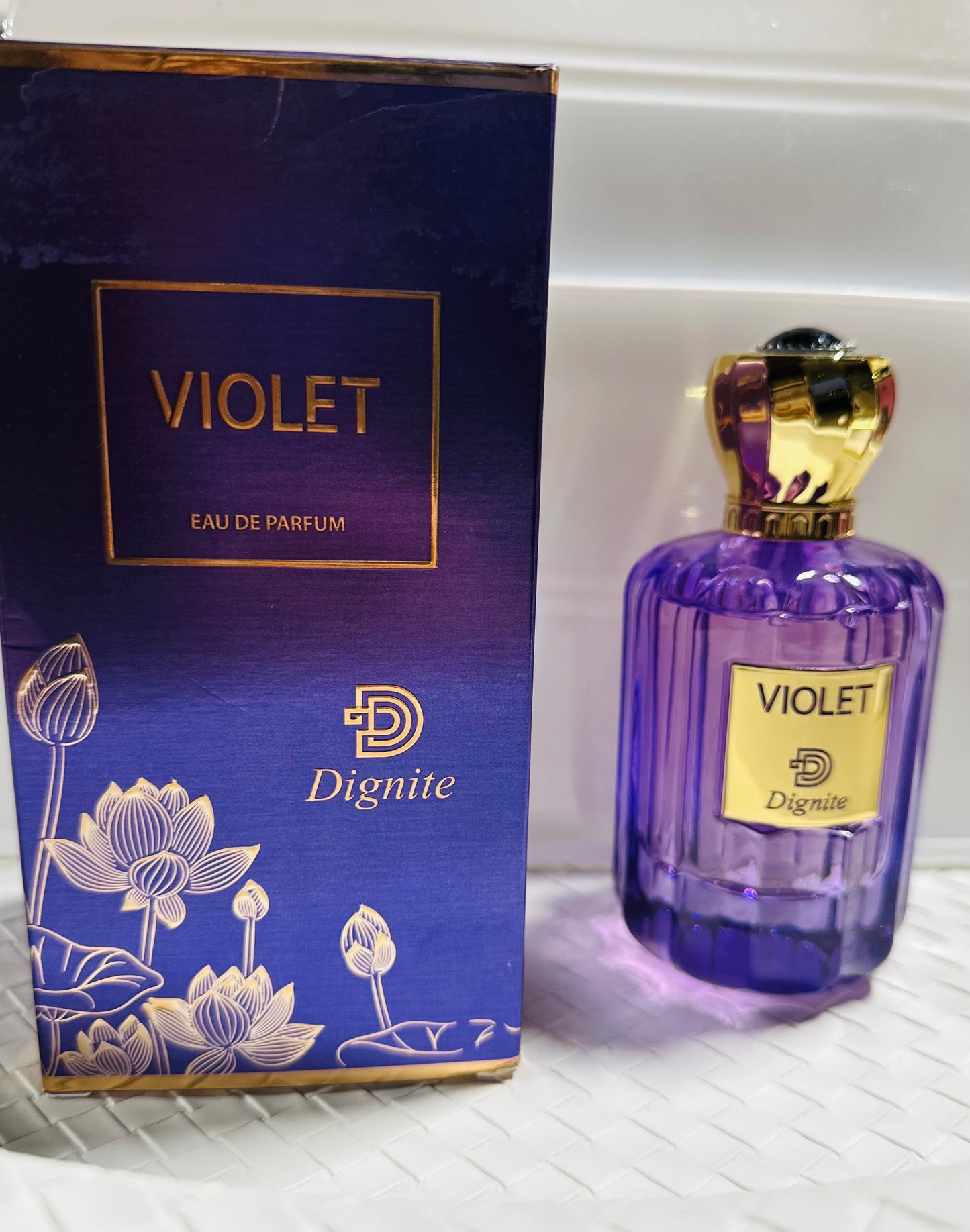Dignite Violet