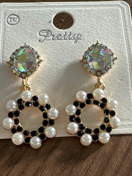 Pretty earrings with Black