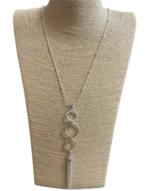 SILVER CIRCLE SNAKE CHAIN NECKLACE